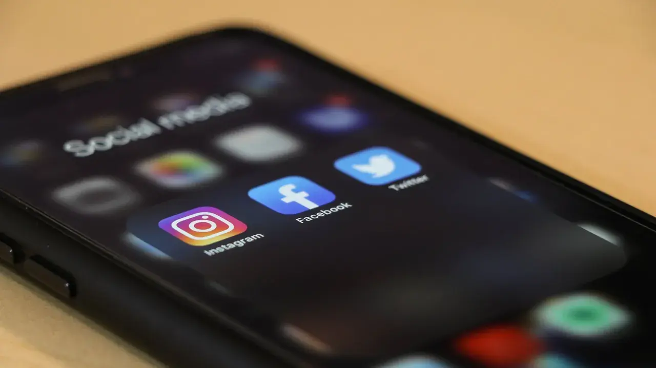 Facebook Ads for Travel Agents: Understanding Meta’s Algorithm and Audience Targeting in 2025